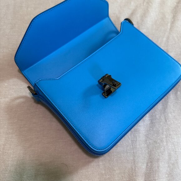 Dior Blue Leather Lock Crossbody Bag - Picture 7 of 15